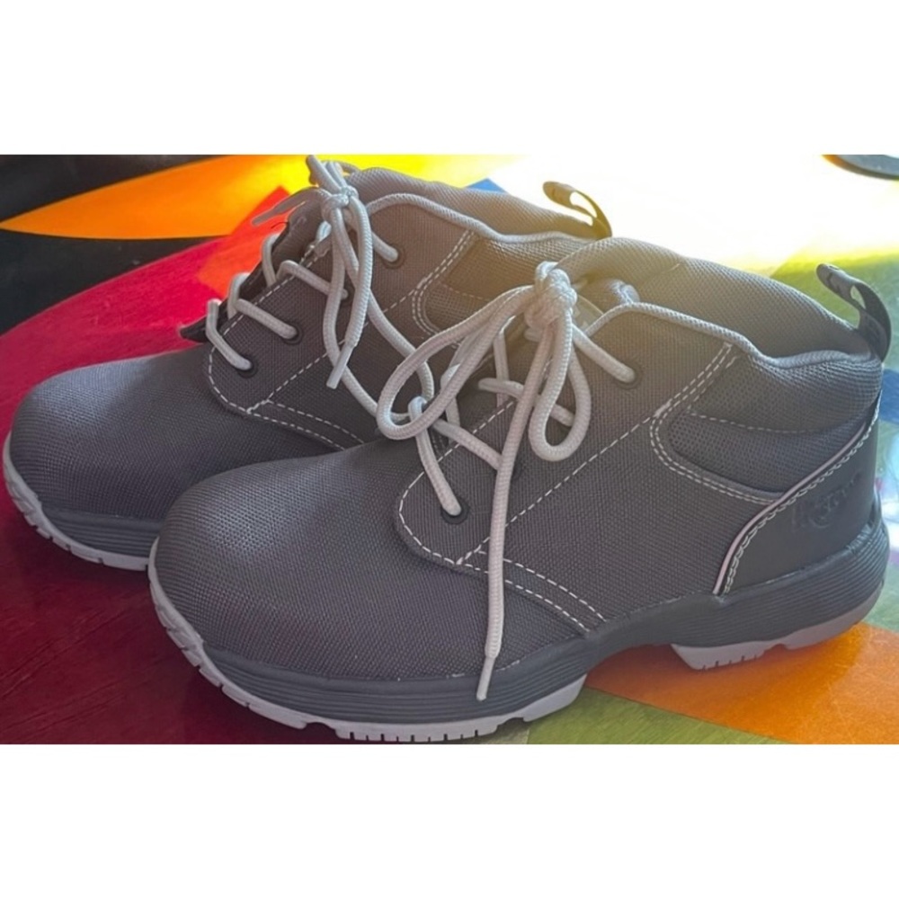 Doc Marten Boots Size 5 Men, 7 Women’s